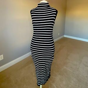 RN Studio by Ronni Nicole Black and White Striped Knit Dress. Sz L.